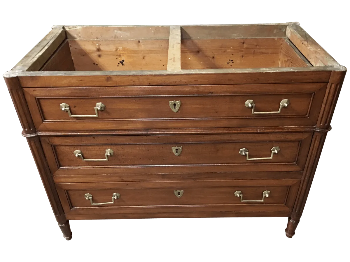 Après restauration. Commode Louis XVI Après restauration. Restauration à Paris - Vincennes d'une commode Louis XVI